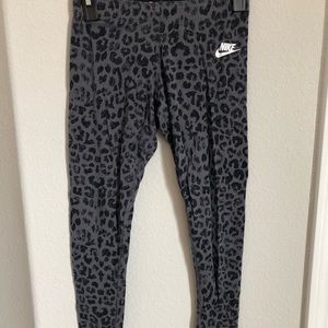 Nike cheetah workout leggings